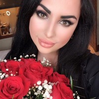 Ada satu pria gila yang mengancam bahwa dia akan pergi ke dapur dan memotong pembuluh darahnya jika saya tidak menjawab pertanyaannya, aku Anastasia, seperti dikutip dari Mirror.  Foto: Instagram Anastasia Berthier