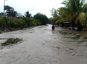Sungai Saluampak Surut, Warga Desa Mari-mari Lutra Diminta Mengungsi