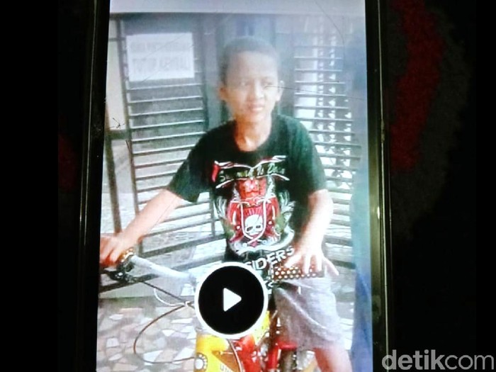Bocah Sukabumi Gowes Sepeda ke Bogor