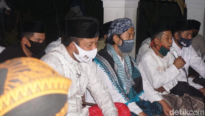 Bupati Ponorogo Ipong Muchlissoni