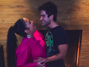 Demi Lovato Putuskan Pertunangan, Max Ehrich Dianggap Pansos