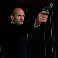 Tempat ketiga ada Jason Statham. Ia mendapatkan raihan sebanyak 7,4 juta. Foto: Dok. Incentive Filmed Entertainment via IMDb