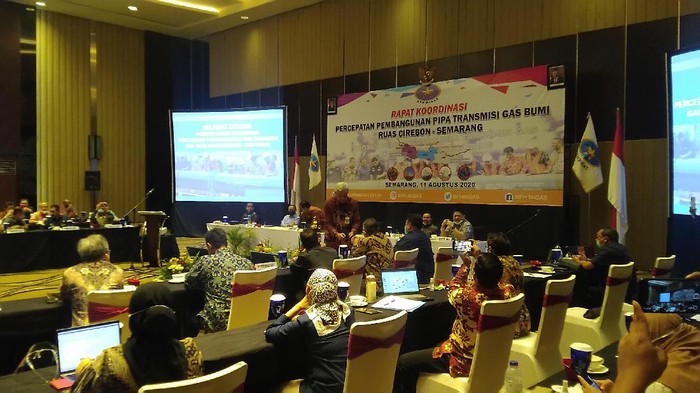 Ganjar Pranowo paksa pipa gas Cirebon Semarang segera rampung