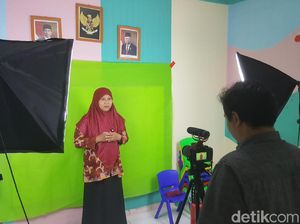 SD di Depok Bikin Video Green Screen untuk Belajar Online