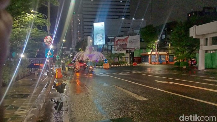 hujan deras di surabaya