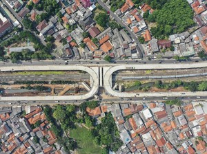 Keinginan Anies Cat Atap di Flyover Tapal Kuda Dinilai Kebijakan Pencitraan