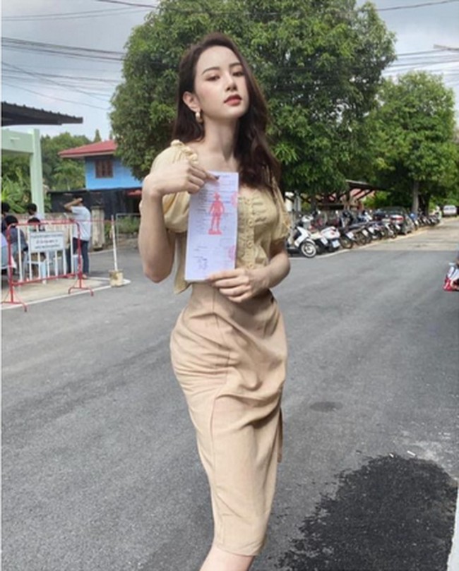 Di antara pemuda berpenampilan gagah, ada beberapa sosok yang mencuri perhatian. Mereka dandan cantik dengan pakaian feminin. Ada pula yang memilih busana seksi. Foto: Dok. Elite Readers