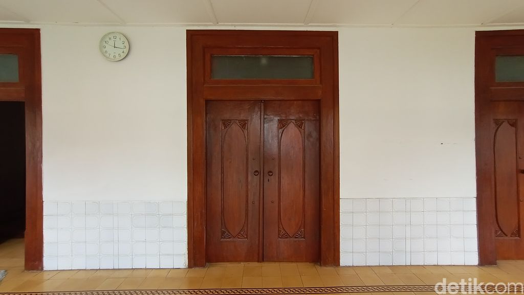 Langgar Dalem yang terletak di Desa Langgar Dalem Kecamatan Kota, Kudus,