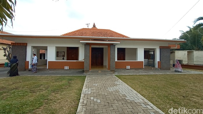 Langgar Dalem yang terletak di Desa Langgar Dalem Kecamatan Kota, Kudus,