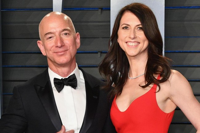 Dari perceraiannya dengan Jeff Bezos, MacKenzie mendapat harta sekitar Rp 660 triliun. Foto: istimewa