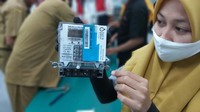 PLN melalui salah satu unitnya yaitu PLN Pusat Sertifikasi (Pusertif) yang bergerak dibidang Testing (pengujian), Inspection (inspeksi) dan Certification (sertifikasi) berperan dalam menjaga kualitas dan mutu material yang akan digunakan PLN, baik di sisi Transmisi, Distribusi, hingga kWh meter PLN. Pool/dok. PLN.