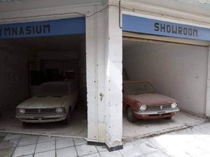 Dealer Toyota Ini Terlantar, Mobil Baru Dibiarkan Mangkrak 46 Tahun
