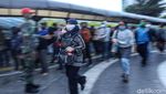 Padatnya Antrean di Stasiun Tanah Abang Saat Jam Pulang Kantor