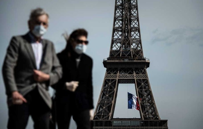 Paris wajibkan penggunaan masker