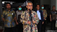 Ketua KPU Arief Budiman menyampaikan sambutannya.