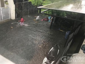 Permukiman di Lenteng Agung Sempat Banjir 30 Cm Saat Hujan Deras