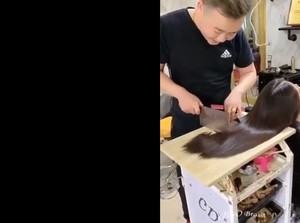 Potong Rambut Pakai Pisau Daging dan Talenan, Hasilnya Keren
