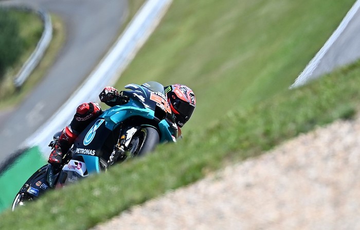 Petronas Yamaha SRTs French rider Fabio Quartararo rides his bike during the qualification of the Moto GP Czech Grand Prix at Masaryk circuit in Brno on August 8, 2020. (Photo by JOE KLAMAR / AFP)