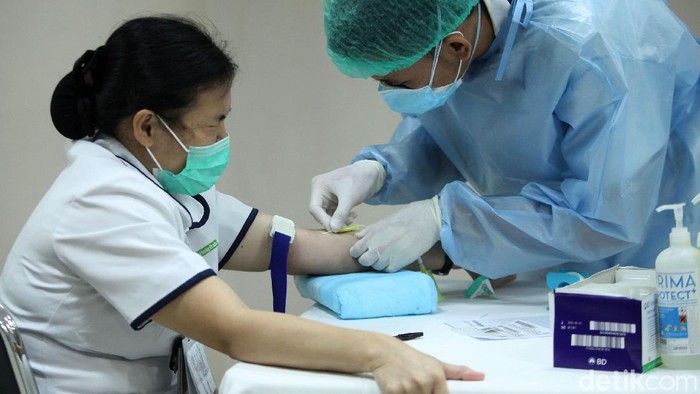 Tes serologi merupakan pemeriksaan untuk mengetahui antibodi dalam darah. Tes ini diketahui dapat menjadi acuan untuk deteksi awal indikasi infeksi virus Corona