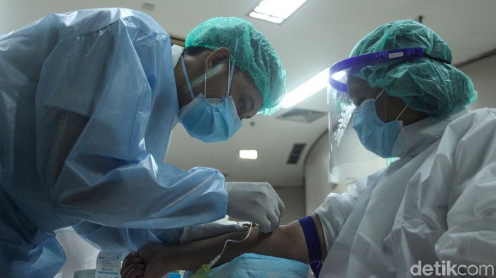 Selain Rapid Test dan Swab, Apa Itu Tes Serologi? Tes serologi merupakan pemeriksaan untuk mengetahui antibodi dalam darah. Tes ini diketahui dapat menjadi acuan untuk deteksi awal indikasi infeksi virus Corona