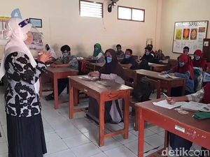 Menengok Sekolah Tatap Muka Perdana di SMPN Brebes
