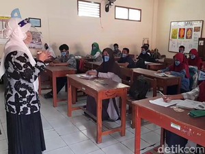 Menengok Sekolah Tatap Muka Perdana di SMPN Brebes
