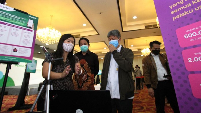 Teknologi Digitalisasi untuk Bantu UMKM Diskusi dan peluncuran inisiatif #MelajuBersamaGojek digelar di Gedung Smesco, Jakarta Selatan. Peluncuran dalam rangka membantu UMKM Indonesia.