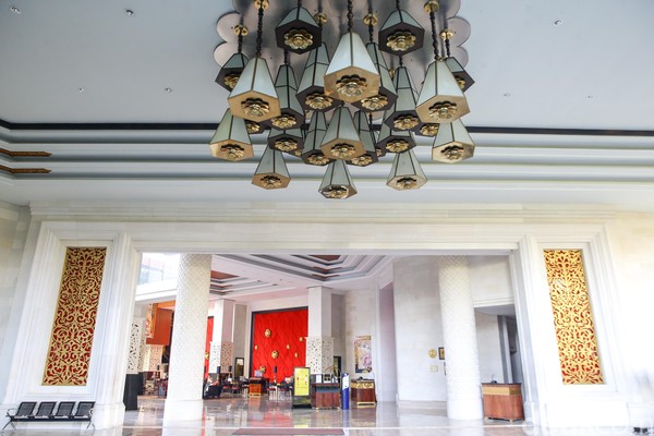 Di masa pandemi ini, The Trans Resort Bali telah mengurangi jumlah pengunjung, menjaga jarak dan membersihkan tempat-tempat yang sering disentuh. Di masa pandemi ini, The Trans Resort Bali telah mengurangi jumlah pengunjung, menjaga jarak dan membersihkan tempat-tempat yang sering disentuh.