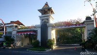 The Trans Resort Bali masih tetap berkesan mewah nan elegan di masa pandemi ini. Namun ada satu tambahan, yakni pelaksanaan protokol kesehatan.