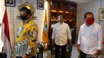 Momen Gibran Terima SK Dukungan Golkar dari Airlangga