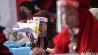 Keterbatasan biaya untuk membeli paket internet menjadi kendala sendiri terlebih bagi para siswa kurang mampu.