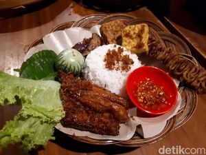 Dijual di Warung Kaki Lima Tapi Kelezatannya Boleh Diadu