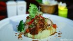 Sensasi Dinner di Pinggir Kolam Renang Hotel Fashion Legian