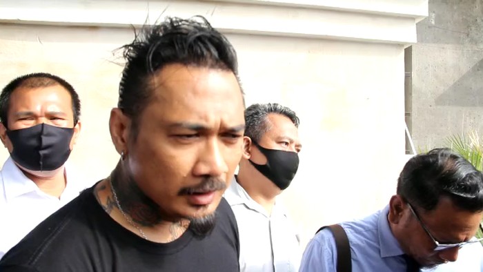 Foto Jerinx SID ditahan Polda Bali usai ditetapkan sebagai tersangka ujaran kebencian terkait postingan IDI kacung WHO (dok Istimewa)
