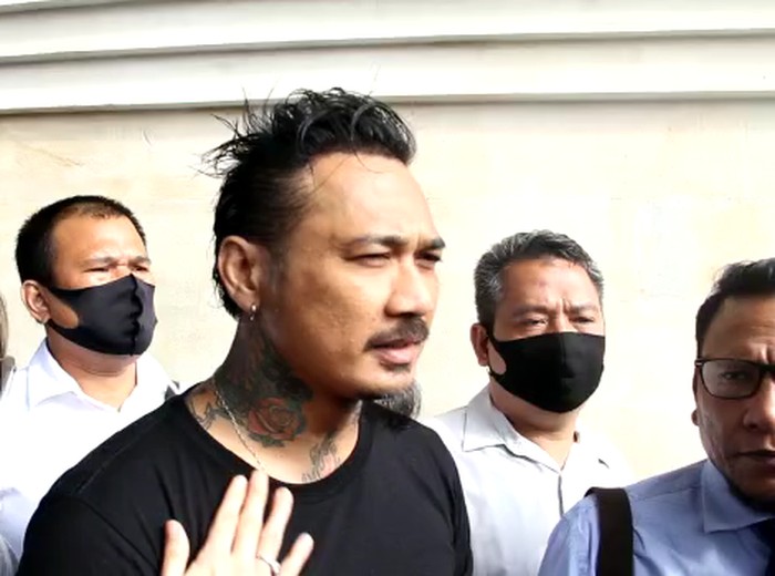 Foto Jerinx SID ditahan Polda Bali usai ditetapkan sebagai tersangka ujaran kebencian terkait postingan IDI kacung WHO (dok Istimewa)