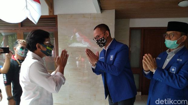 Gibran menemui Ketum PAN Zulkfli Hasan (Sachril/detikcom)