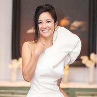 Hong Nhung adalah penyanyi top Vietnam yang sudah berkarier sejak 1990. Sudah banyak lagu hits yang dirilisnya. Setidaknya ada lebih dair 10 album musik yang sudah dikeluarkan Hong Nhung. Foto: Facebook Le Hong Nhung