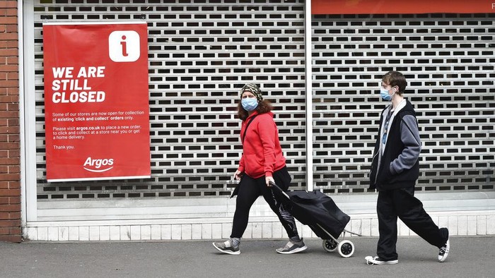 Inggris masuk ke dalam jurang resesi. Ini ditandai dengan pertumbuhan ekonomi Inggris pada kuartal II 2020 yang minus hingga 20,4%, dan kuartal I minus 2,2%.