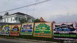 Karangan Bunga Hiasi Rumah Duka Staf KPU Yahukimo yang Dibunuh OTK