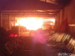Gudang Mebel di Jepara Terbakar, Kerugian Ditaksir Rp 200 Juta