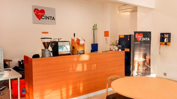 Kedai kopi di hotel OYO