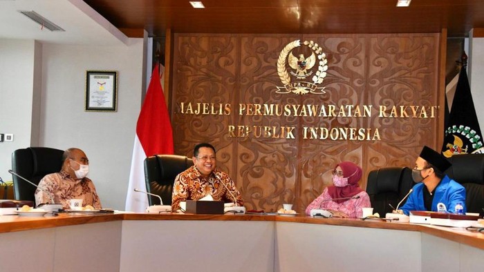 Ketua MPR Bambang Soesatyp
