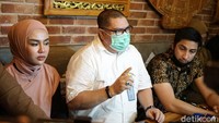 Namun nyatanya hal itu ditolak oleh Irwansyah. Pool/Palevi S/detikFoto.