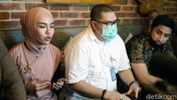 Medina Zein mengaku jika dirinya meminta damai dan diselesaikan secara kekeluargaan. Pool/Palevi S/detikFoto.