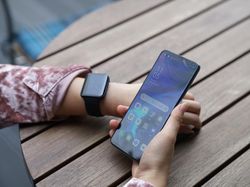 Unboxing Oppo Watch, Jam Tangan Pintar yang Menawan