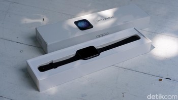 Opo Watch hadir dalam varian 41mm dan yang diunboxing ini varian 46mm. Foto: Adi Fida Rahman/detikINET