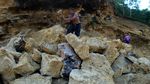 Potret Pemecah Batu Tradisional di Tengah Pandemi