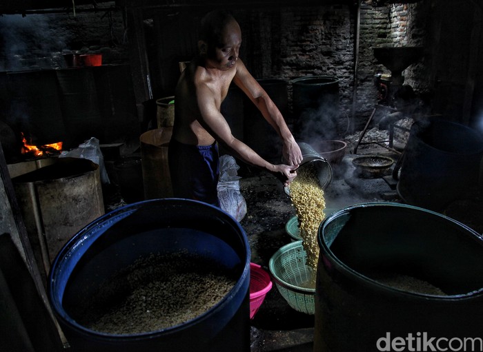 Perajin Tempe yang Bertahan Eksis di Masa Pandemi