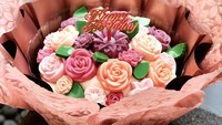 Tampilan puding yang cantik seperti ini bisa jadi hadiah istimewa. Tak hanya bunga, puding ini juga dilengkapi bentuk daunnya juga. Foto : instagram @fenasfinecooking