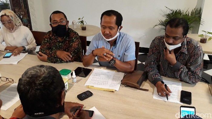PWSPP memberi keterangan soal dugaan pemalsuan syarat dukungan balon independen Pilkada Solo, Rabu (12/8/2020).